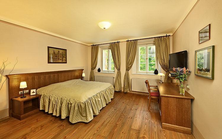 Český Krumlov Hotel Edward Kelly מראה חיצוני תמונה