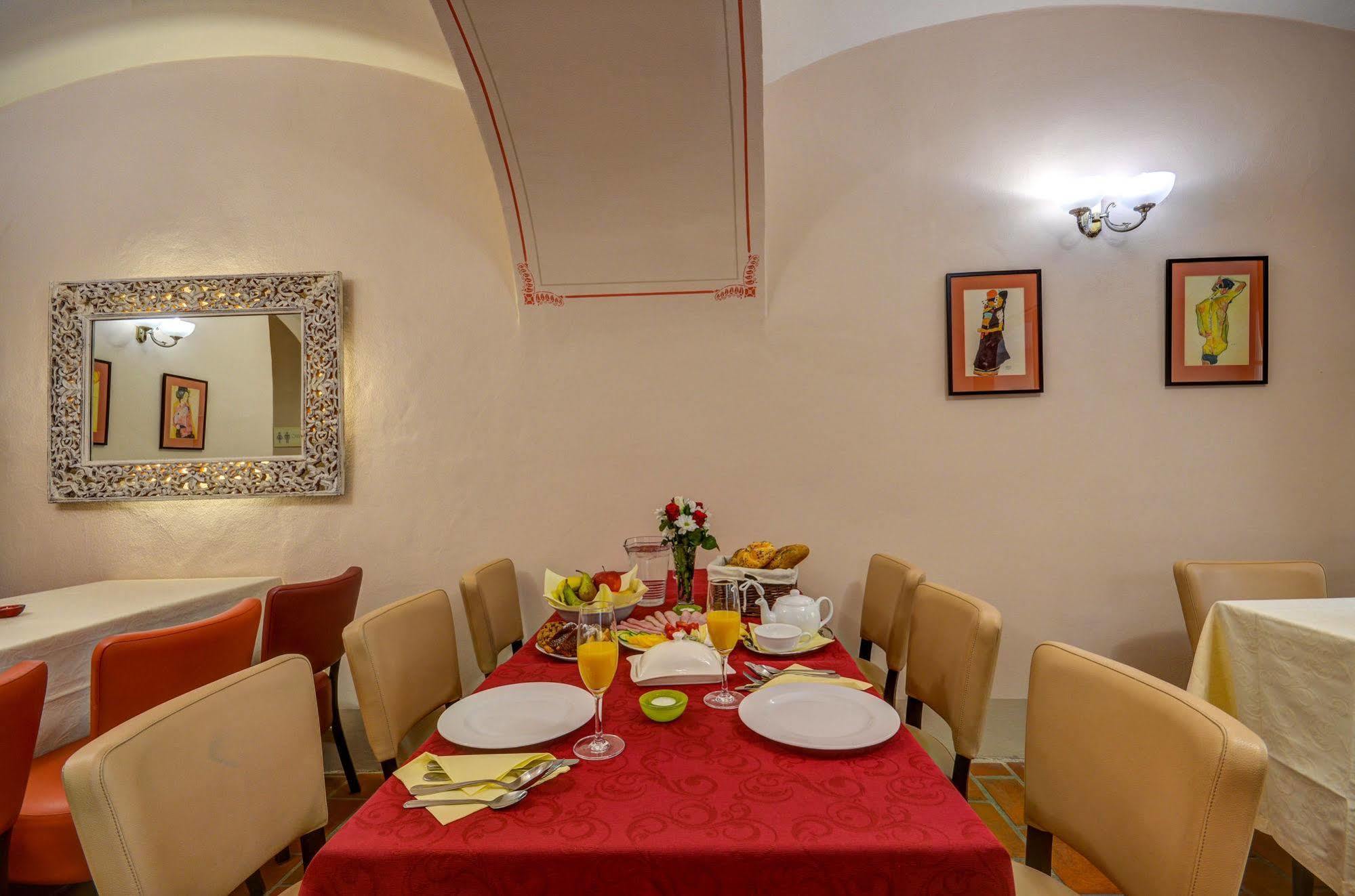 Český Krumlov Hotel Edward Kelly מראה חיצוני תמונה