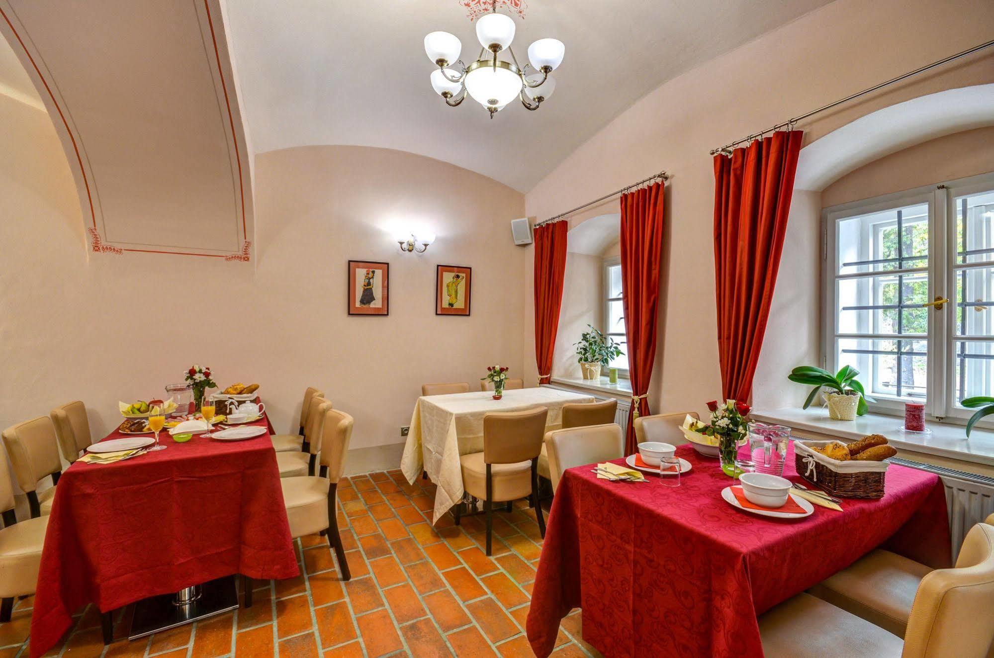 Český Krumlov Hotel Edward Kelly מראה חיצוני תמונה